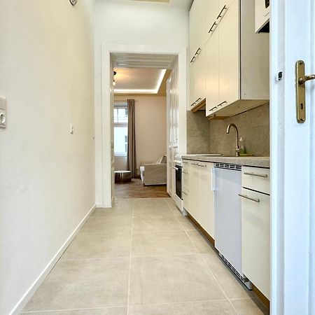 Luxury Apartment At Famous Vienna Kutschkermarkt Bagian luar foto