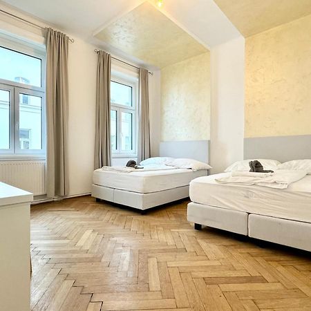 Luxury Apartment At Famous Vienna Kutschkermarkt Bagian luar foto