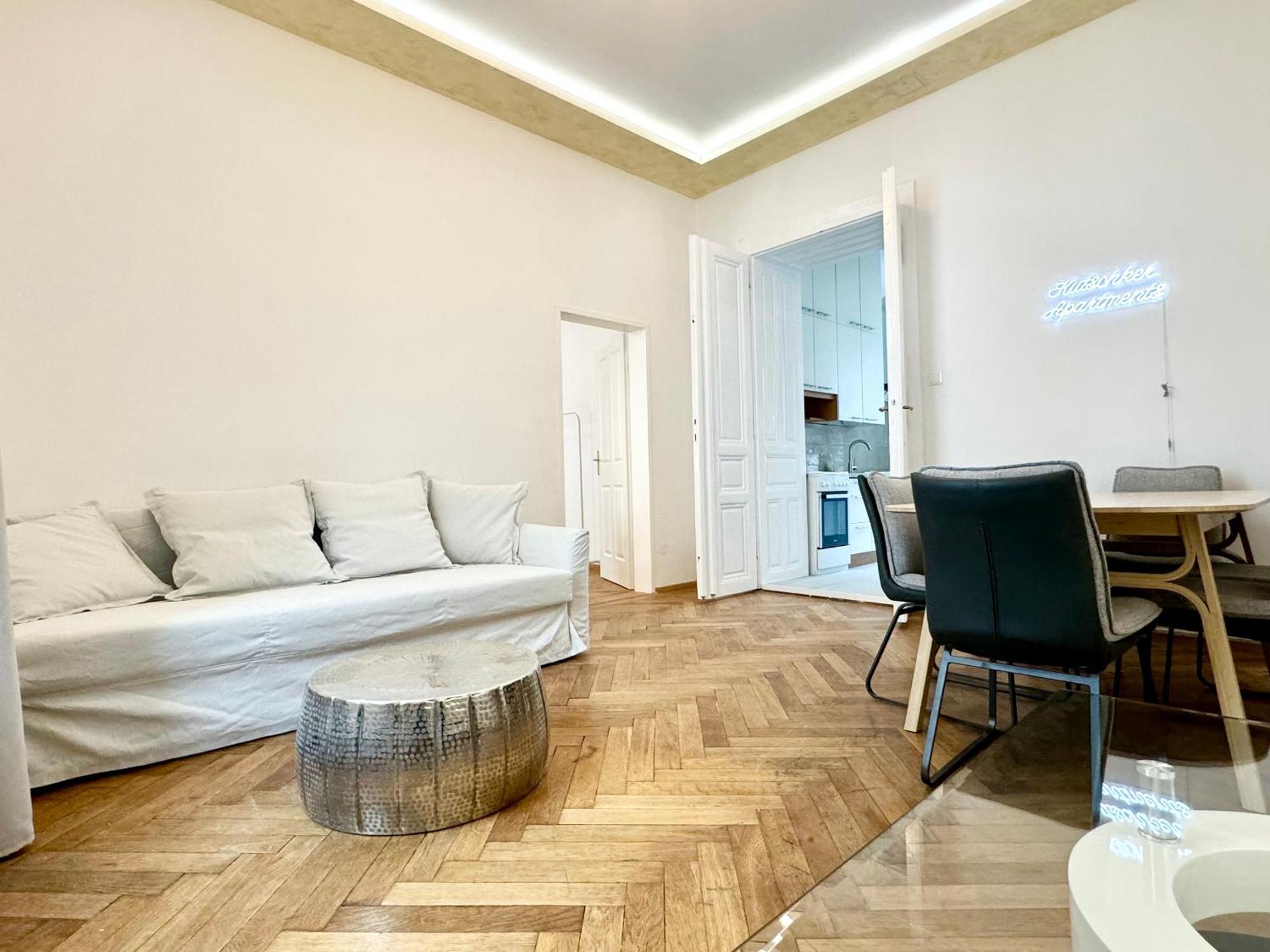 Luxury Apartment At Famous Vienna Kutschkermarkt Bagian luar foto