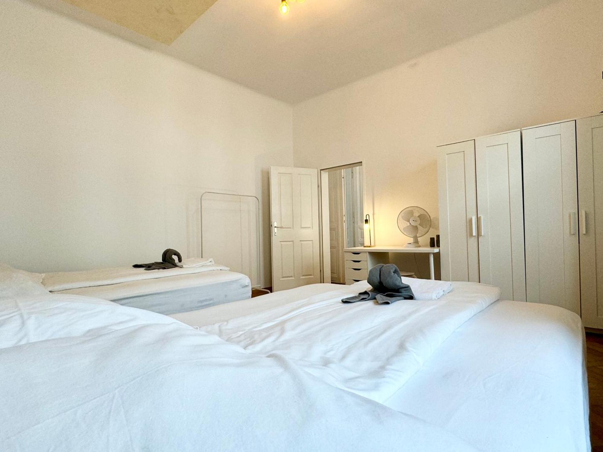 Luxury Apartment At Famous Vienna Kutschkermarkt Bagian luar foto