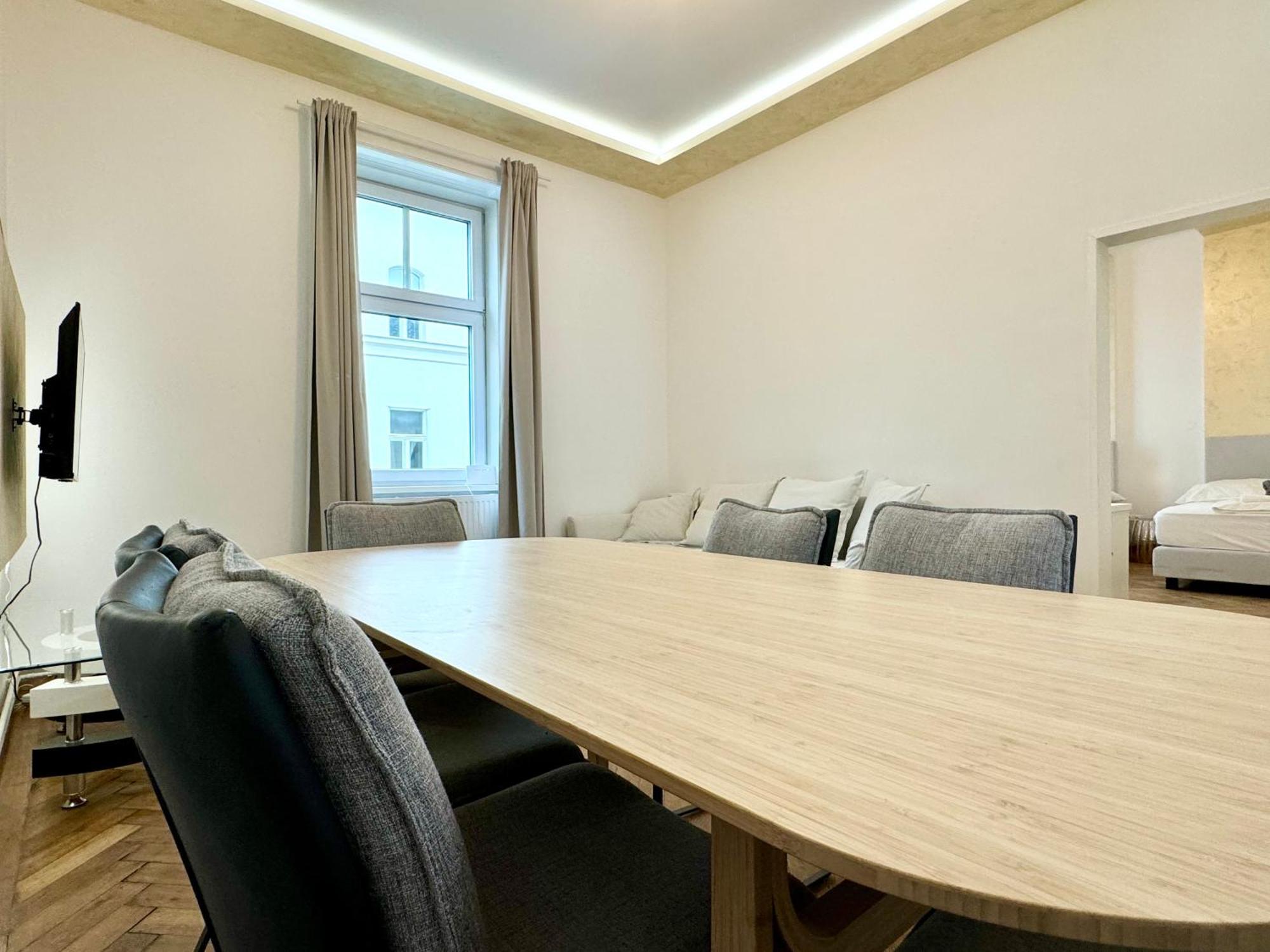 Luxury Apartment At Famous Vienna Kutschkermarkt Bagian luar foto