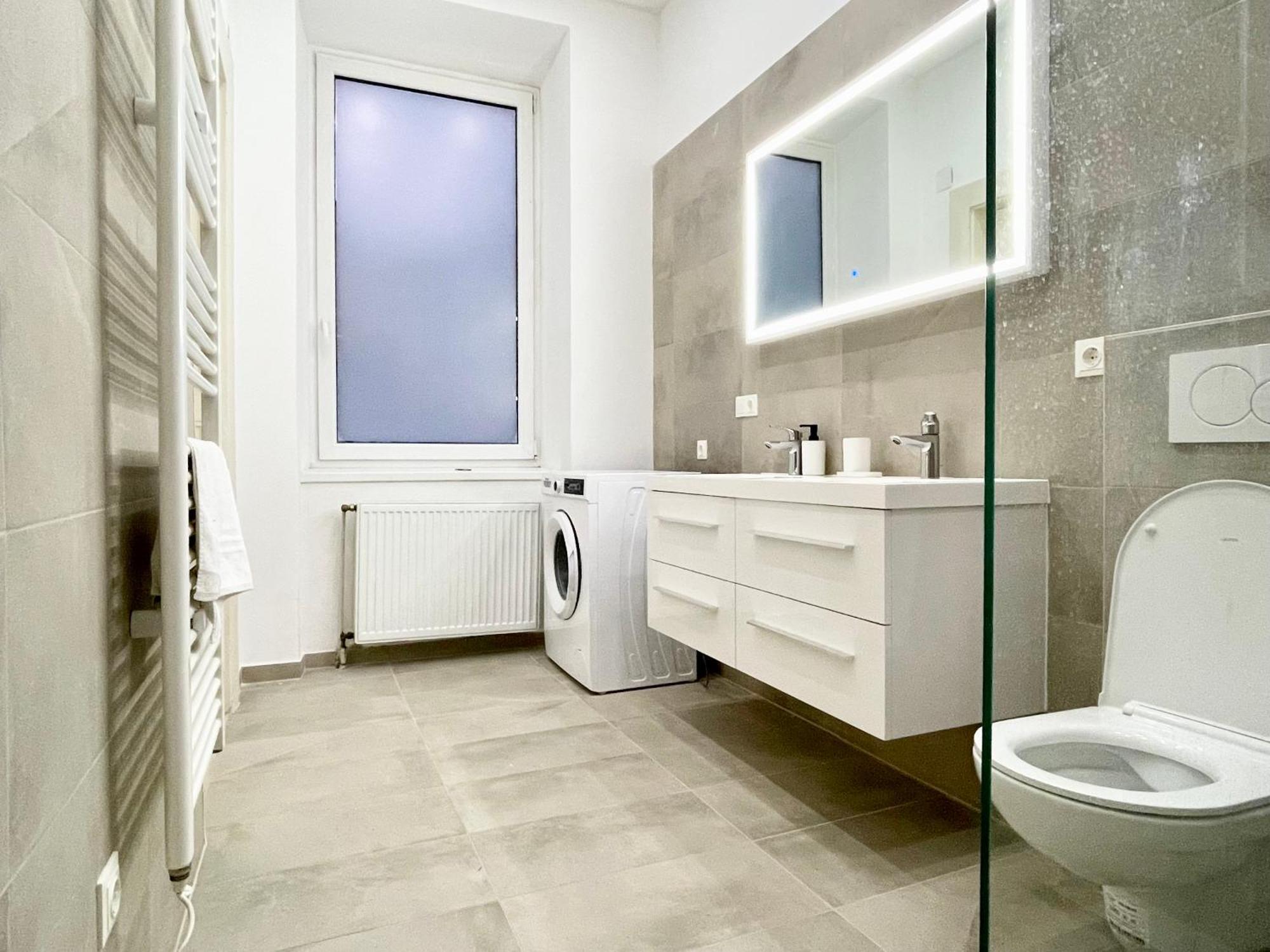 Luxury Apartment At Famous Vienna Kutschkermarkt Bagian luar foto